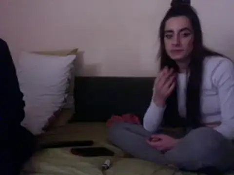 chiara-mario online show from April 17, 2026, 4:43 pm