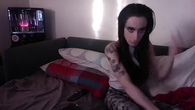 chiara-mario online show from April 5, 2026, 5:58 am