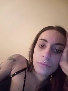 chiara-mario online show from May 25, 2026, 3:17 am