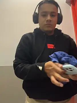 OliverTabordaa online show from April 8, 2026, 9:05 pm