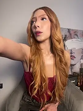 Snapshot of Suki_3 chatting on May 4, 2026, 11:29 pm Suki 3 online show from May 4, 2026, 11:29 pm