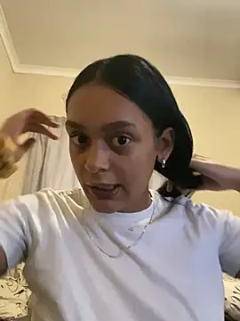 Snapshot of Piper-23XOX chatting on March 4, 2026, 5:10 pm Piper-23XOX online show from March 4, 2026, 5:10 pm