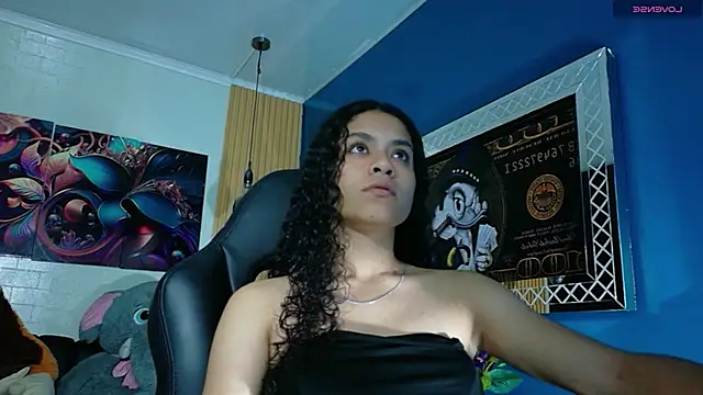 Nessa Luuv online show from April 15, 2026, 9:37 pm