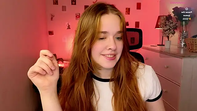 Snapshot of TiffanyVex chatting on May 1, 2026, 3:28 pm TiffanyVex online show from May 1, 2026, 3:28 pm