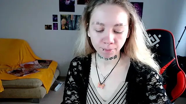 Nica Kawaii online show from March 23, 2026, 6:35 am