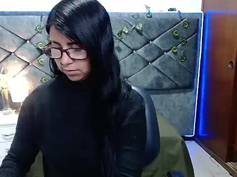 Snapshot of Alisha_Gamskar13 chatting on May 4, 2026, 1:03 pm Alisha Gamskar13 online show from May 4, 2026, 1:03 pm