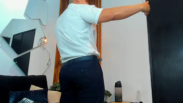 RomanCroft online show from April 4, 2026, 11:39 am