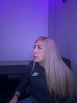 Megan sexrosse online show from March 11, 2026, 1:32 am