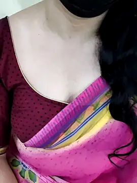Snapshot of Yazhini-Cam chatting on June 12, 2026, 8:23 am Yazhini-Cam online show from June 12, 2026, 8:23 am