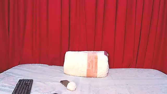 Yellow-Mellow23 online show from April 13, 2026, 1:48 pm