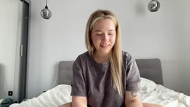 Snapshot of alyrasun chatting on July 28, 2026, 12:48 pm alyrasun online show from July 28, 2026, 12:48 pm