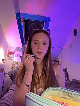 Ameliamoooon online show from March 13, 2026, 9:53 pm