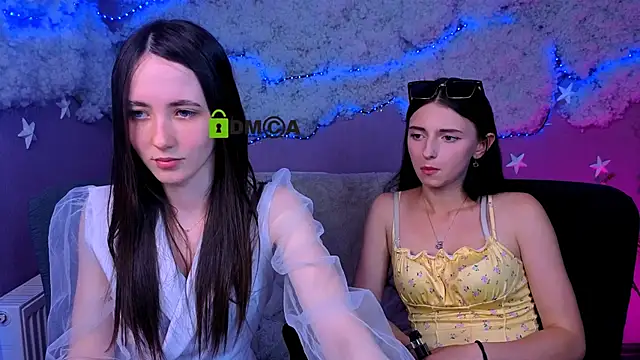 Snapshot of bella_dorn chatting on June 1, 2026, 7:35 pm bella dorn online show from June 1, 2026, 7:35 pm