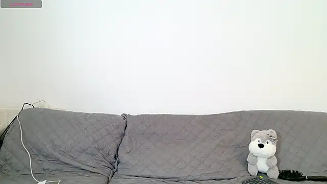 vanessaadol online show from May 13, 2026, 9:38 am