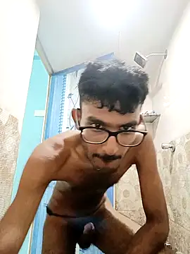 manikanda64 online show from April 2, 2026, 5:19 pm