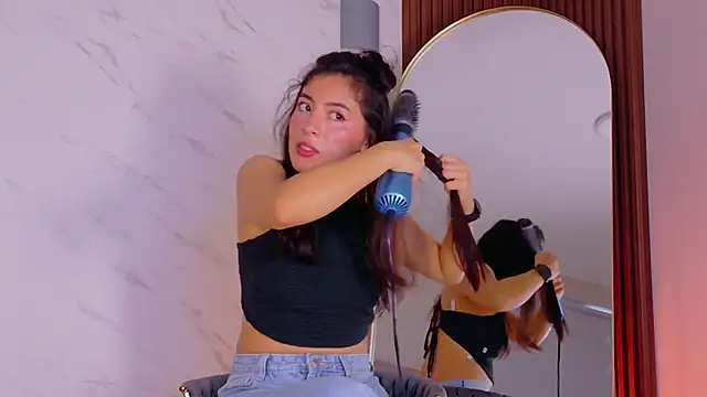 MiiaCullens online show from March 30, 2026, 11:55 am