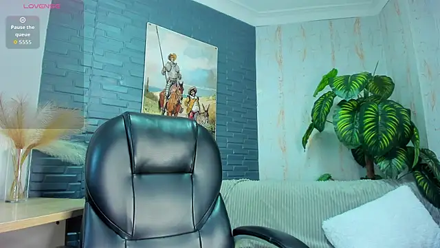 shirley taylor  online show from April 14, 2026, 11:48 am