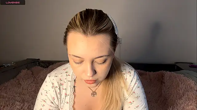 WonderedFlair online show from April 12, 2026, 7:33 am