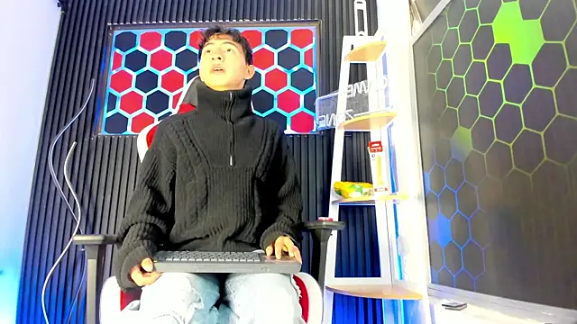 Cristopher Wild online show from April 12, 2026, 8:01 pm