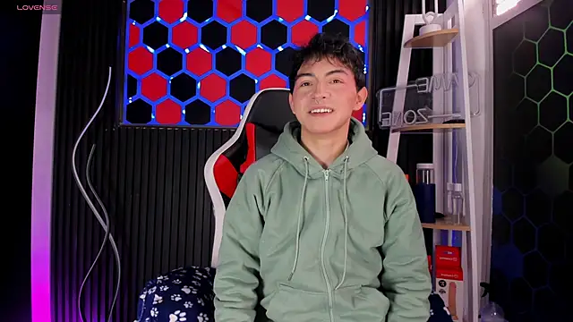 Cristopher Wild online show from April 17, 2026, 8:11 pm