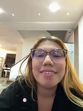 Snapshot of Lia_Sterling chatting on April 25, 2026, 10:51 pm Lia Sterling online show from April 25, 2026, 10:51 pm