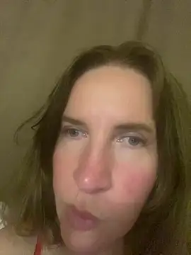 Snapshot of TeraGold46 chatting on June 1, 2026, 8:41 pm TeraGold46 online show from June 1, 2026, 8:41 pm