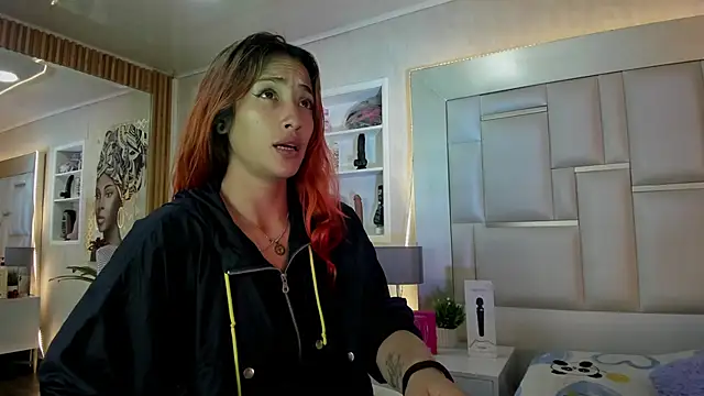 ZoeTaylorl online show from May 16, 2026, 12:15 pm