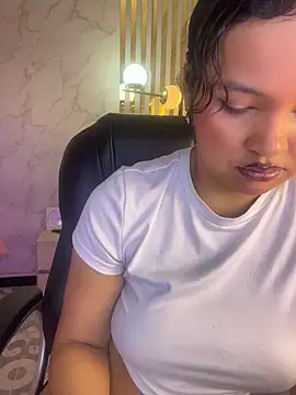 Snapshot of Catalinaa01 chatting on May 20, 2026, 3:25 am Catalinaa01 online show from May 20, 2026, 3:25 am