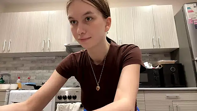 LaraDraggoo online show from March 28, 2026, 7:26 pm