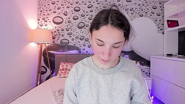 JosephineRows online show from April 9, 2026, 1:06 pm