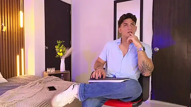 MrAdonis  online show from April 6, 2026, 7:15 pm