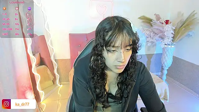 MILY TAY online show from April 17, 2026, 11:46 am