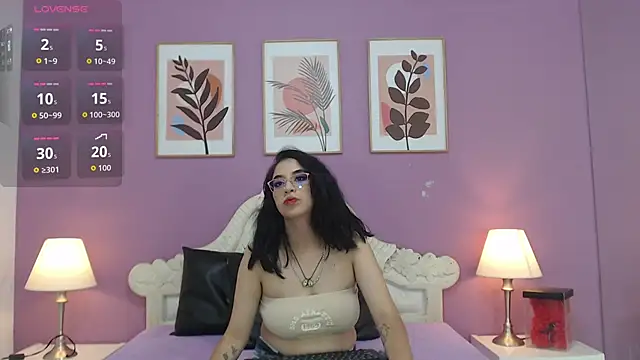 YayaQueen online show from April 21, 2026, 3:29 pm