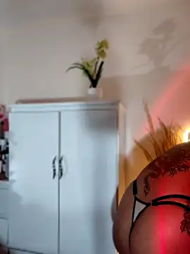 nathyjonees online show from April 30, 2026, 12:56 pm