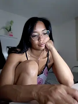 nathyjonees online show from May 27, 2026, 12:31 am