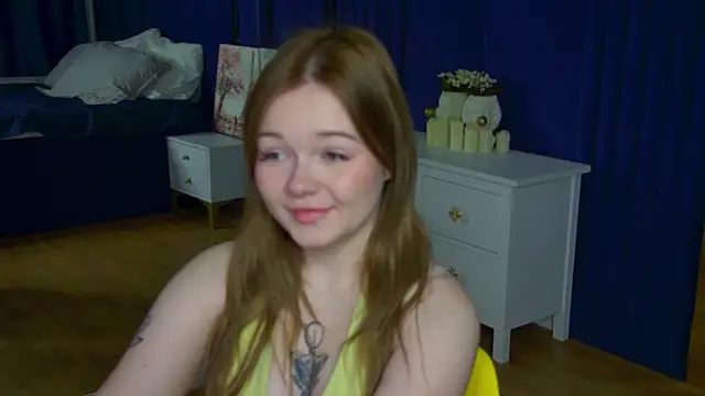 Snapshot of ElinaVale chatting on June 25, 2026, 5:05 am ElinaVale online show from June 25, 2026, 5:05 am