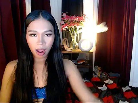 SweetyScarlet online show from May 5, 2026, 9:45 am