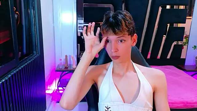 Stefany PiInk online show from April 1, 2026, 1:41 pm