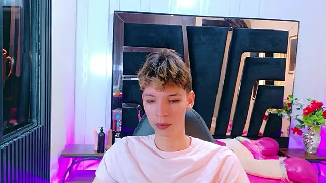 Stefany PiInk online show from March 21, 2026, 12:53 pm