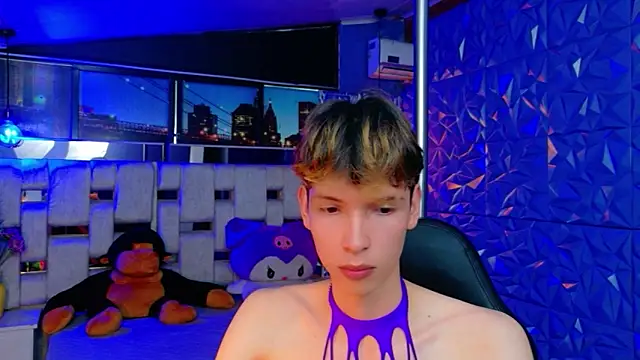 Stefany PiInk online show from April 7, 2026, 8:21 pm