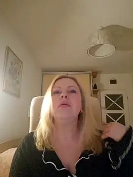 JanieLight53 online show from April 2, 2026, 5:08 pm