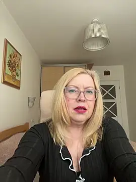 JanieLight53 online show from April 17, 2026, 12:41 pm