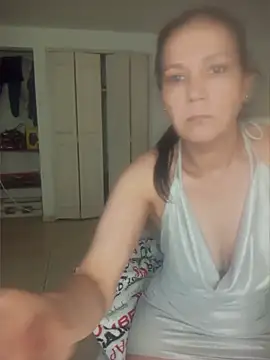 Snapshot of Elenna__ chatting on June 11, 2026, 1:19 pm Elenna online show from June 11, 2026, 1:19 pm