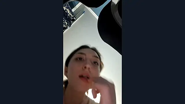 CindyLight online show from April 3, 2026, 4:57 pm