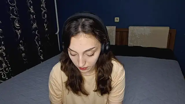 Snapshot of CindyLight chatting on May 2, 2026, 4:12 pm CindyLight online show from May 2, 2026, 4:12 pm