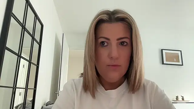 annabellewarick online show from July 5, 2026, 7:04 am