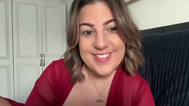 annabellewarick online show from April 25, 2026, 6:49 pm