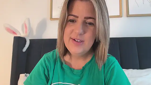 annabellewarick online show from June 18, 2026, 6:12 am