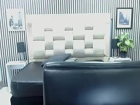 Alex Wolft online show from March 25, 2026, 11:42 am