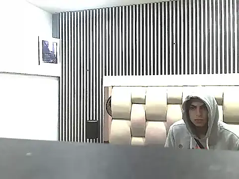 Alex Wolft online show from May 13, 2026, 11:39 am